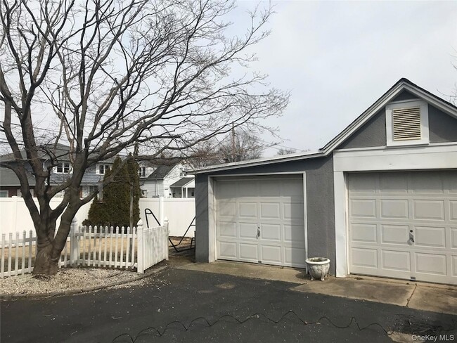 Building Photo - 40 Central Ave