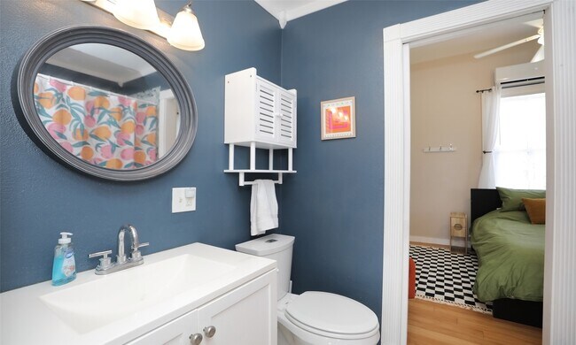 Building Photo - 1212 39th St