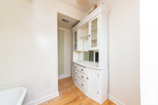 Building Photo - 3945 N Christiana Ave