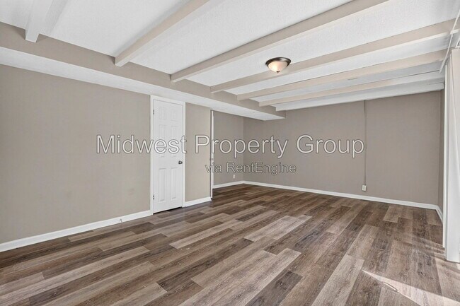 Building Photo - 10002 Kodiak Dr