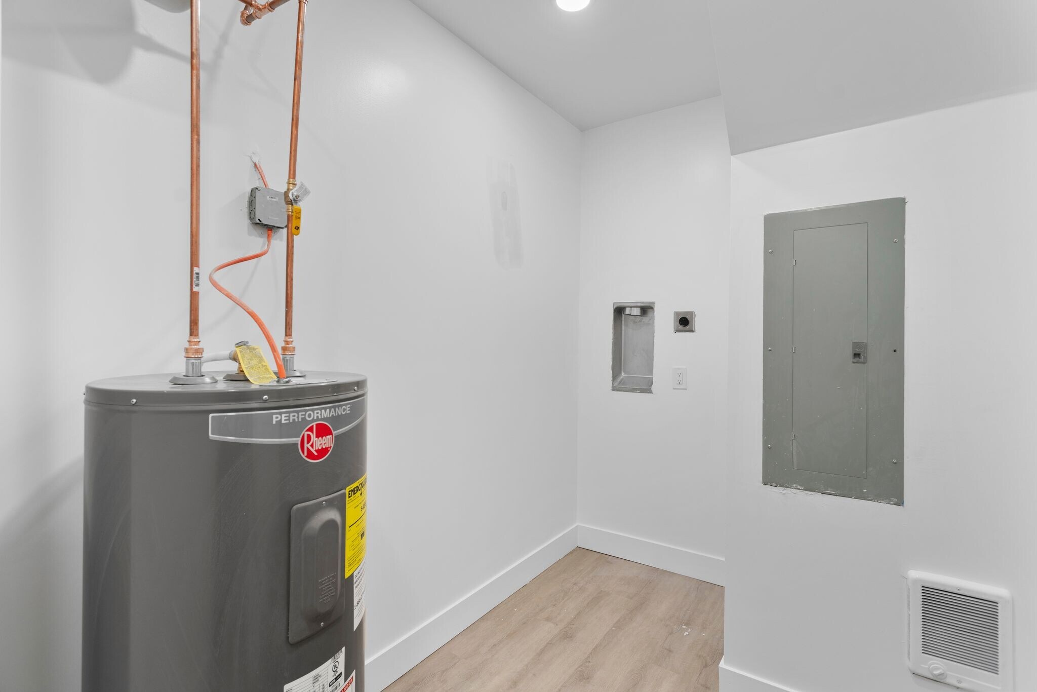 Washer/Dryer - 2035 Forbes Ave