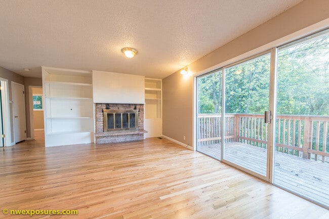 Building Photo - 12025 SW 64th Ave