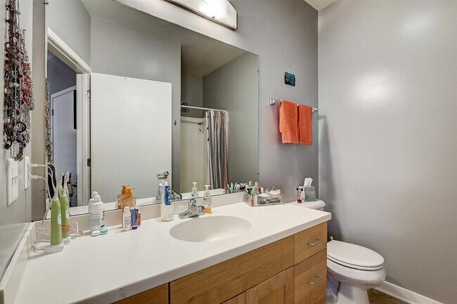 Building Photo - 2080 N Commerce St