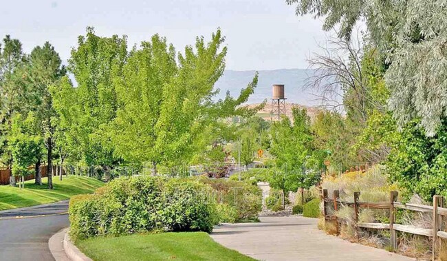 Building Photo - 6080 Ingleston Dr