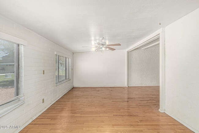 Building Photo - 10343 N 97th Ave