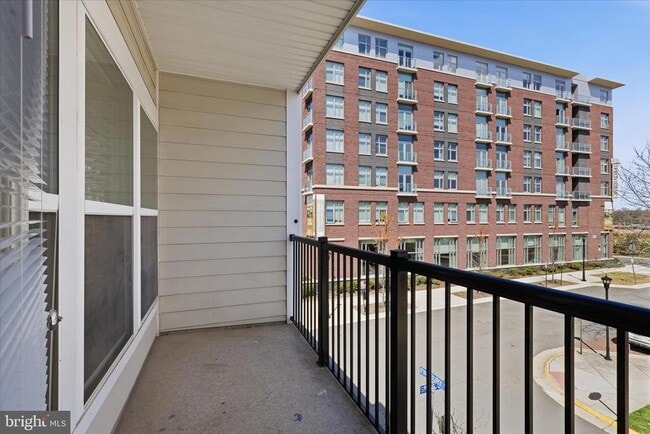 Building Photo - 2932 Finsbury Pl