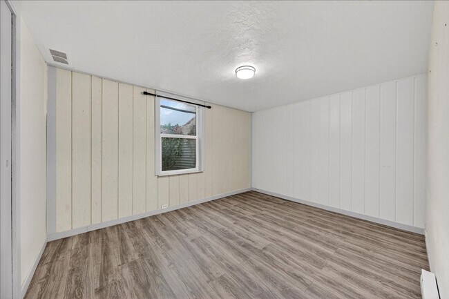 Building Photo - 27th St. 501/503