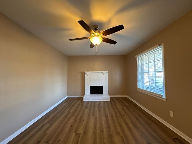 Building Photo - Charming 3BR Near MTSU & Downtown Murfreesboro