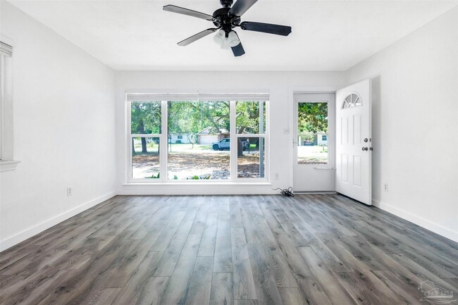 Building Photo - 22 Laurie Dr NE