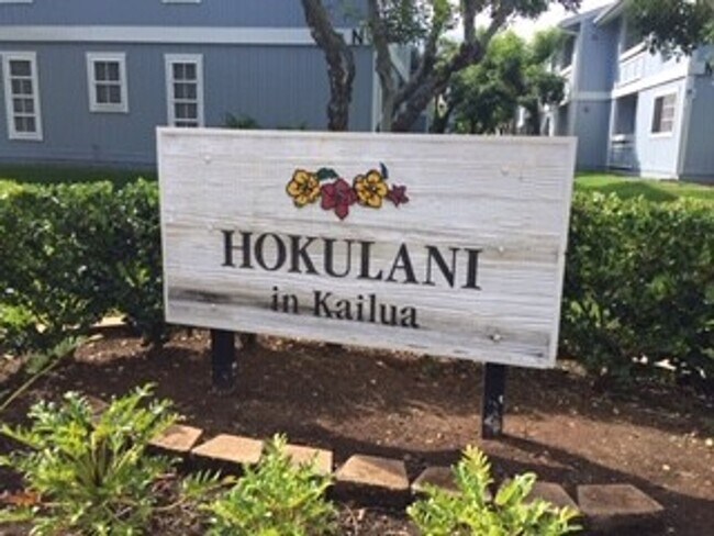 Building Photo - $3,000 / 2-BR / 2-BATH Townhouse with 1 parking Stall - HOKULANI IN KAILUA, 900 sq ft.