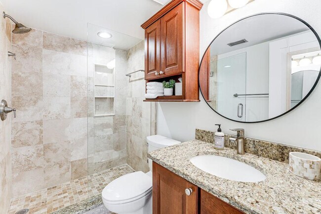 Building Photo - 6218 Palma Del Mar Blvd S