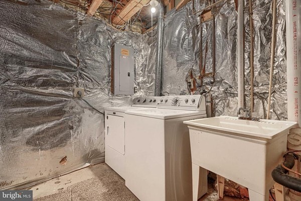 Building Photo - 6635 Commodore Ct
