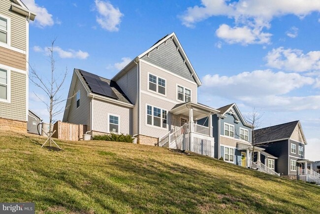 Building Photo - 1333 Eastern Ave NE