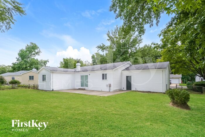 Building Photo - 6219 Silver Fox Dr