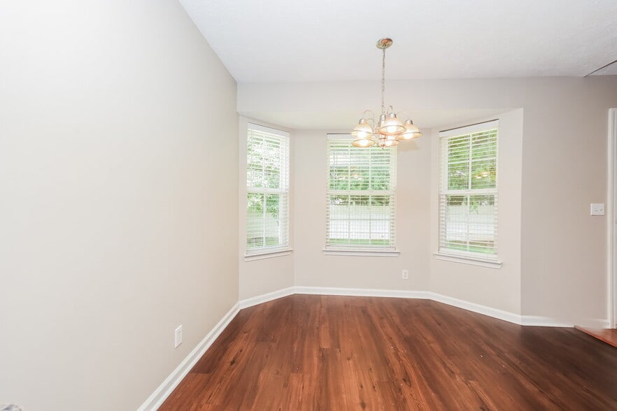 Building Photo - 3304 Tourmaline Dr