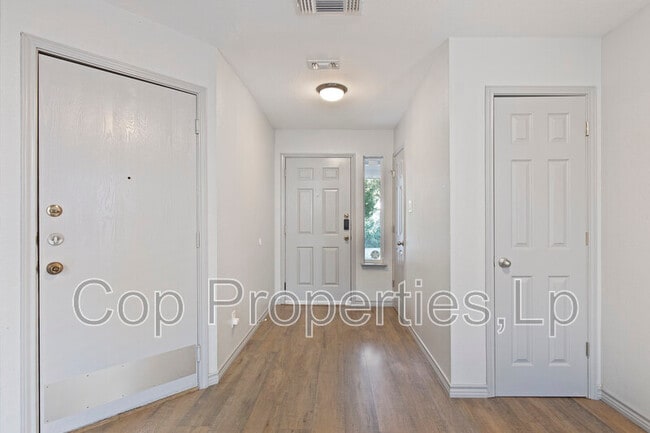 Building Photo - 1 Dunthorte Ln