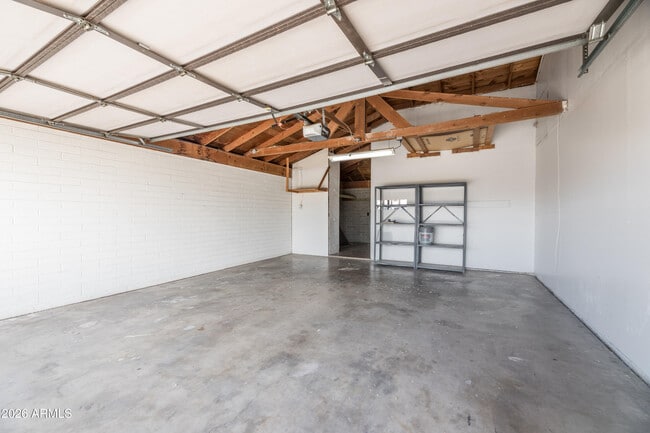 Building Photo - 8520 E Roma Ave