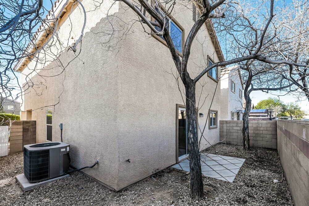 Building Photo - 8264 Wuthering Heights Ave