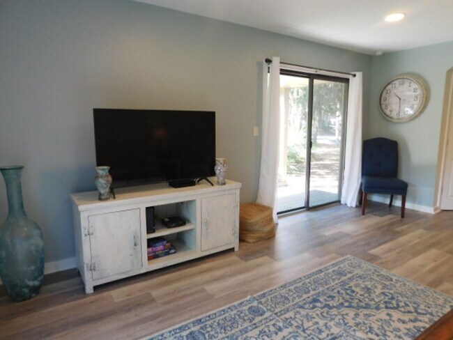 Building Photo - 113 Shipyard Dr