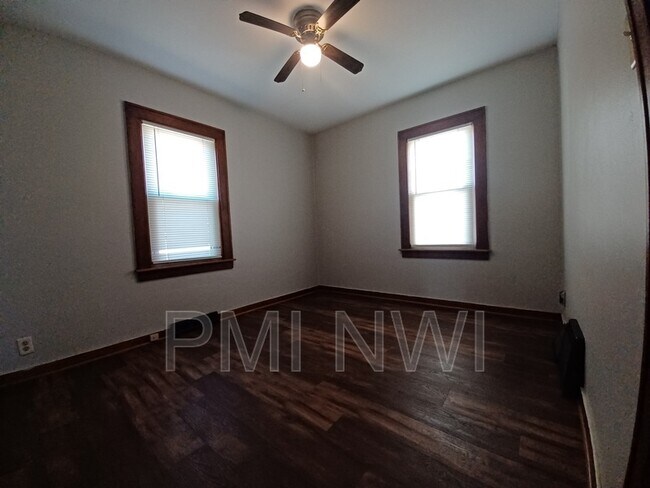 Building Photo - 7522 Van Buren Ave