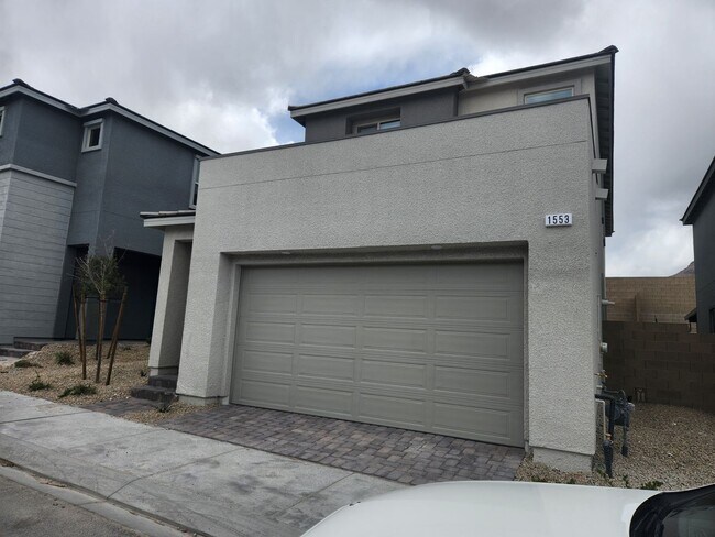 Building Photo - WOW Four Bedroom in North Summerlin!
