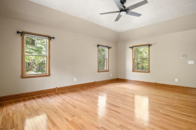 Building Photo - 41W230 Sylvan Dr