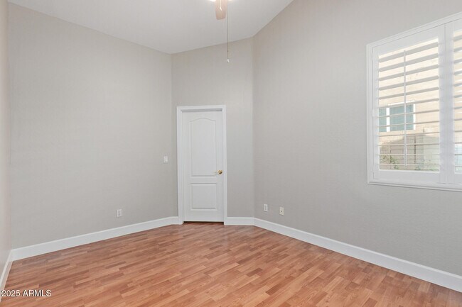 Building Photo - 9366 E Celtic Dr