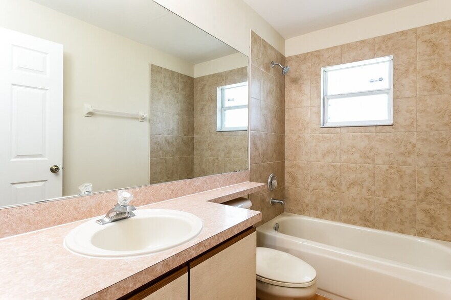 Building Photo - 2282 Santa Lucia St