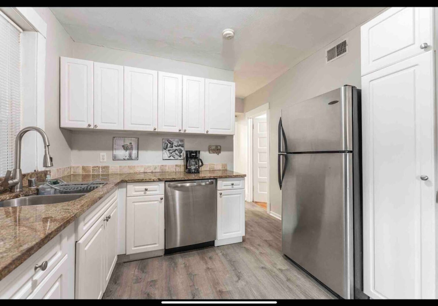 Building Photo - 1246 W Nelson St