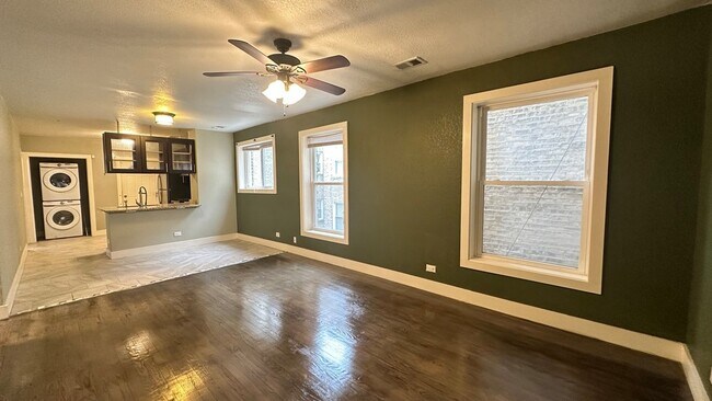 Building Photo - 6207 N Talman Ave