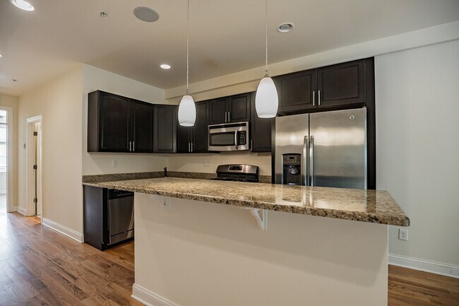 Building Photo - 1619 Ogden St