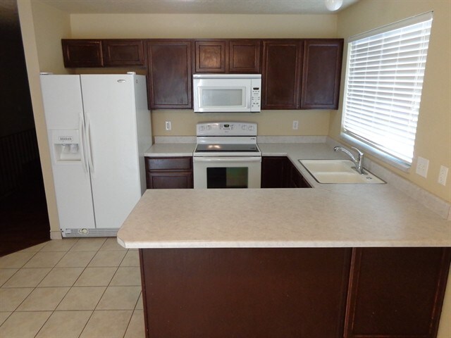 Building Photo - 5155 W Devonna Rd