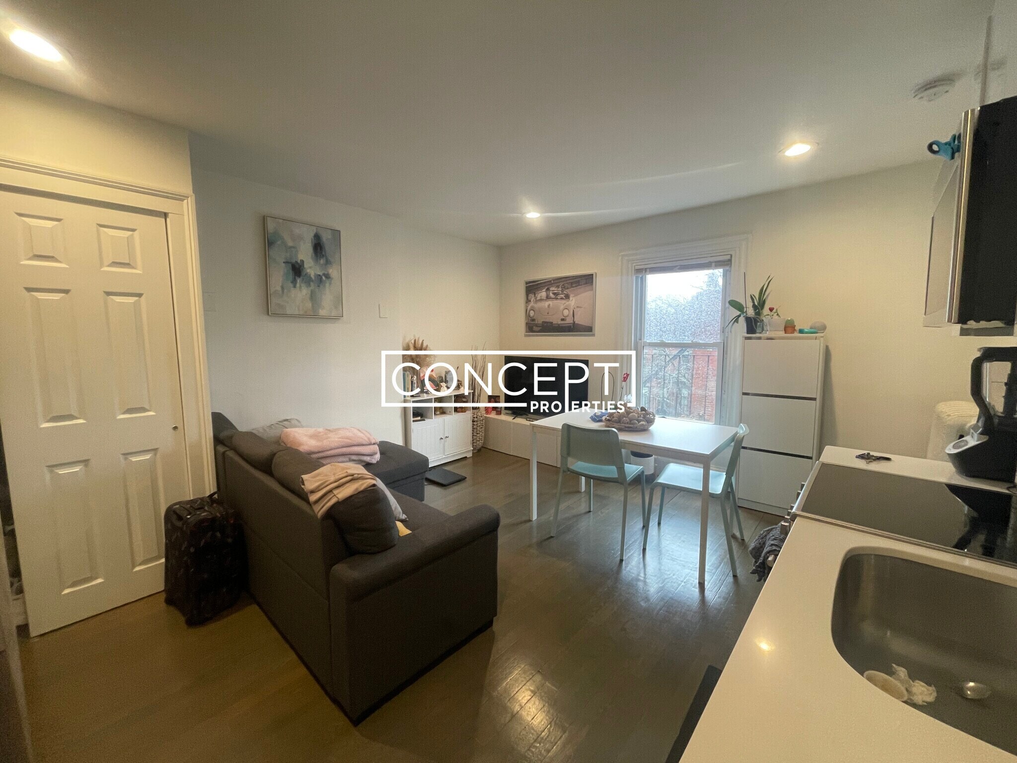 Building Photo - 225 Newbury St