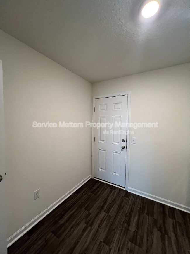 Building Photo - 4335 Jitterbug St