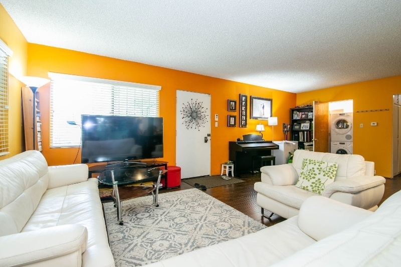 Building Photo - 446 S St Andrews Pl