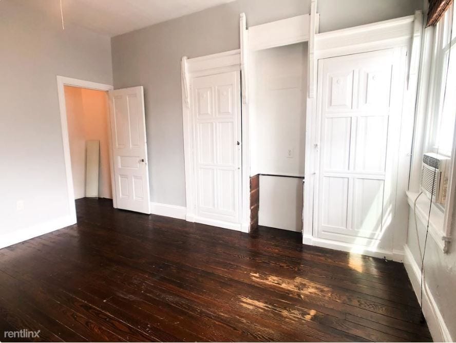 Main Bedroom - 2911 Poplar St