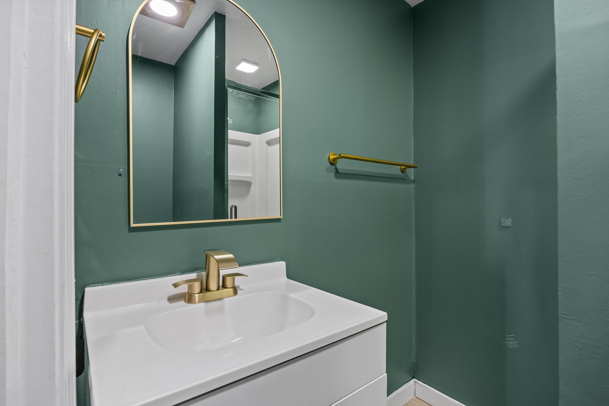 Building Photo - 818 Hanover St