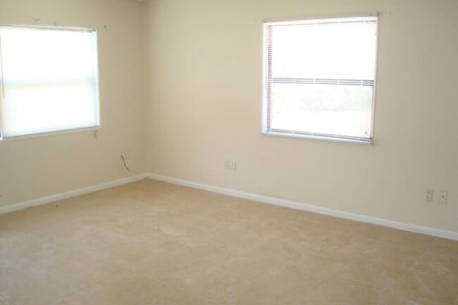 Building Photo - 2214 Peach Dr