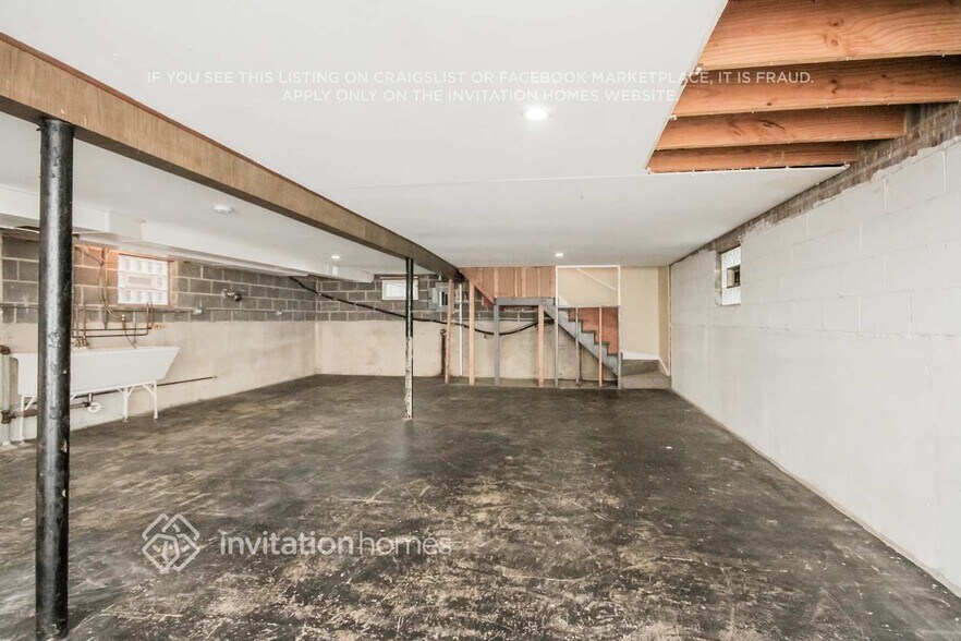 Building Photo - 3832 East Ave