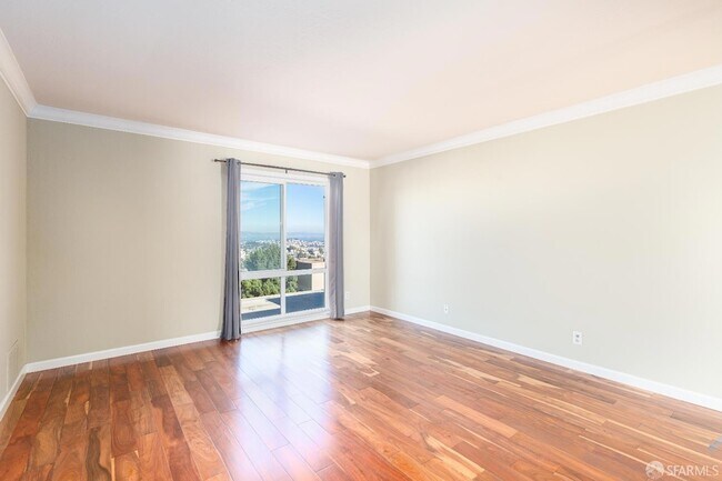 Building Photo - 646 Corbett Ave