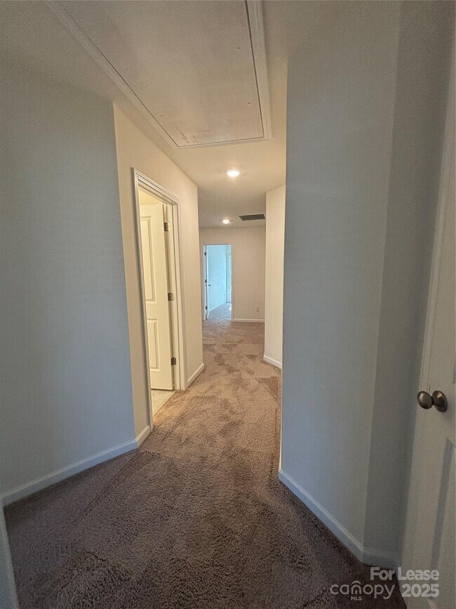 Building Photo - 2773 Yeager Dr NW