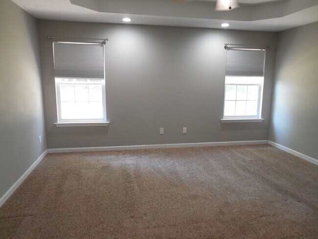 Building Photo - Available in Grovetown!