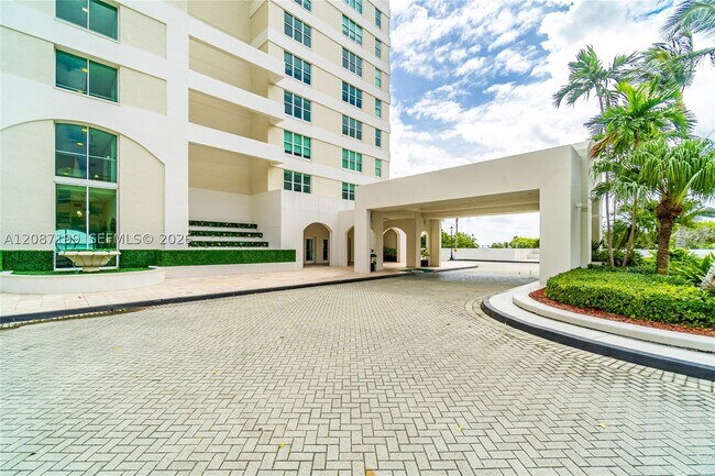Building Photo - 800 Claughton Island Dr