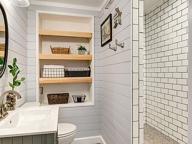 Building Photo - Meticulously maintained 2 bed 2 bath home