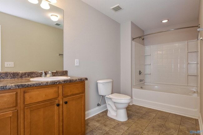 Building Photo - 139 Bermuda Lakes Dr