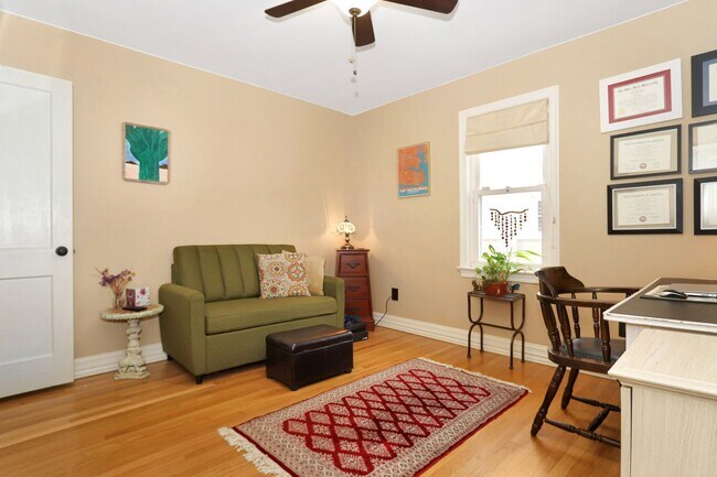 Building Photo - Beautiful Waterview Home on Chesapeake Ave. Contact Victoria Jenkins at (757) 525-7157 for more i...