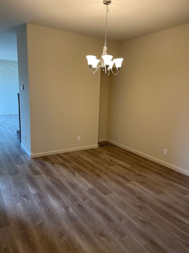 Building Photo - 058 (1262-64 Stanyan)