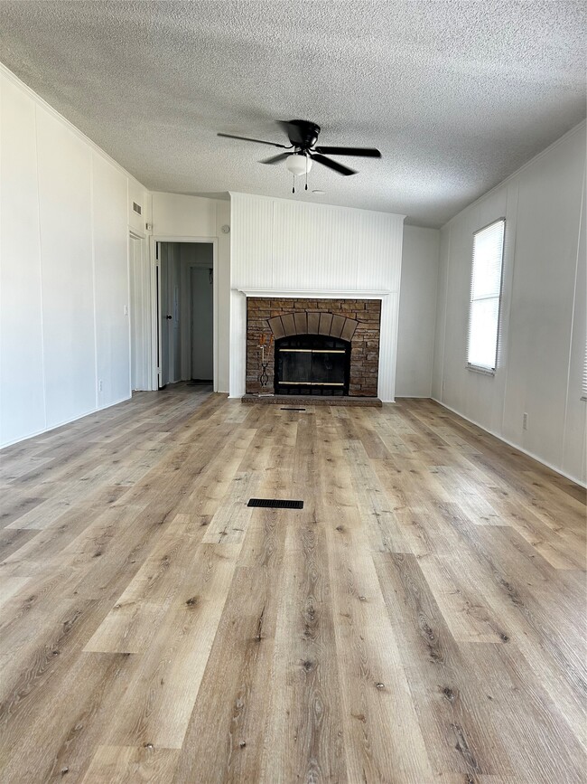 Building Photo - 219 Blinkin Ave