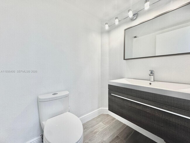 Building Photo - 3800 S Ocean Dr