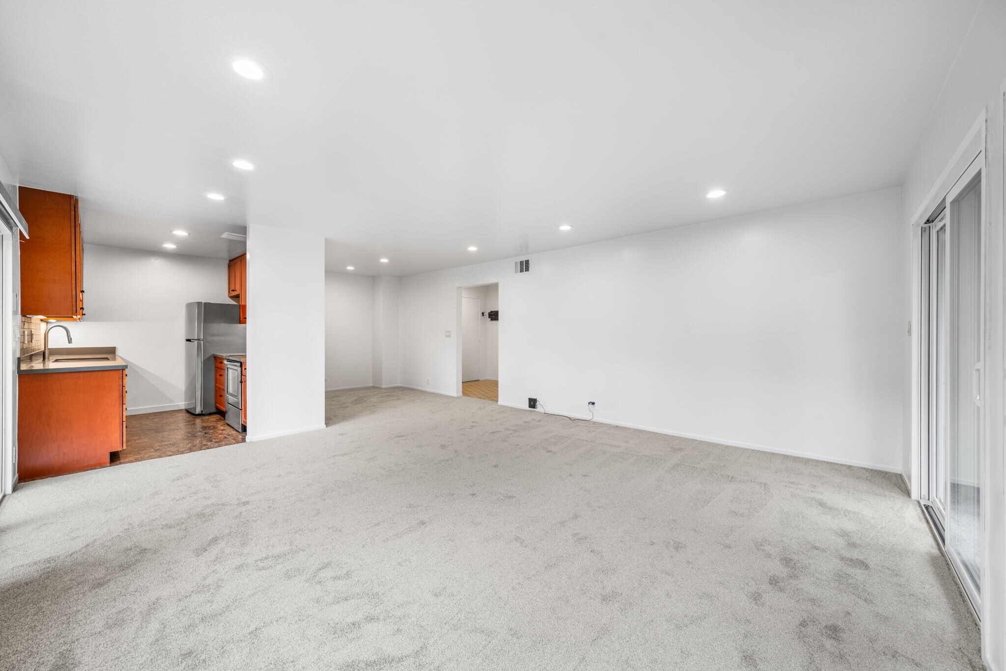 Building Photo - 695 Mariposa Ave